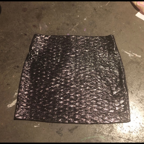 BCBG Generation metallic mini skirt NWT - Picture 3 of 8
